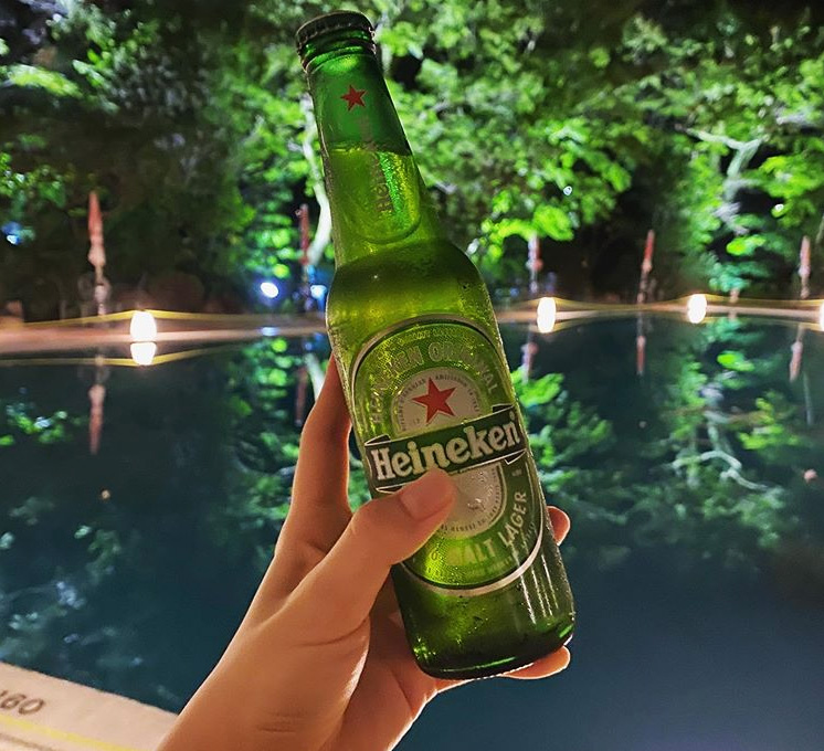 ナイトプール　ビール
